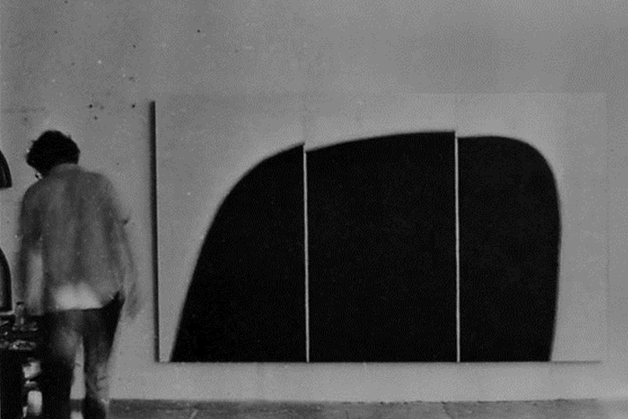 Luiz Paulo Baravelli | Ubatuba, 1969 | acrílica sobre compensado | 160 x 276 cm - tríptico (Baravelli no estúdio, 1969)